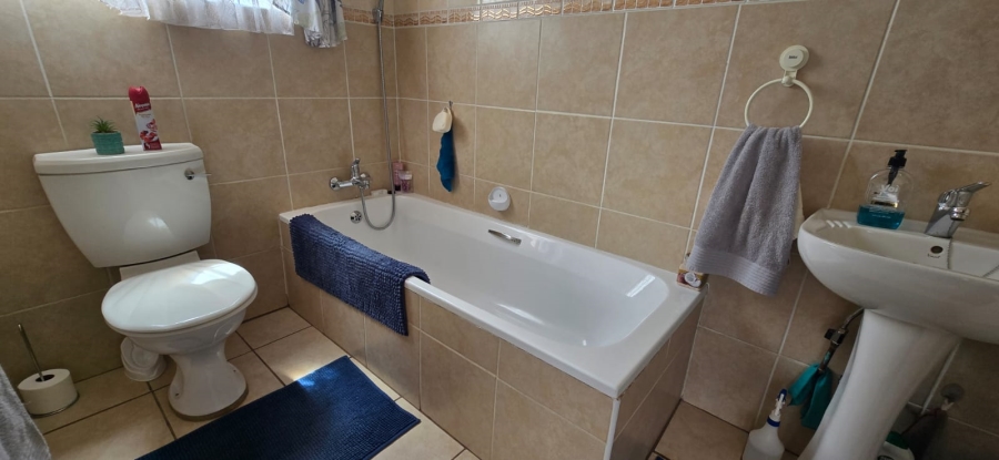 2 Bedroom Property for Sale in Flamwood North West